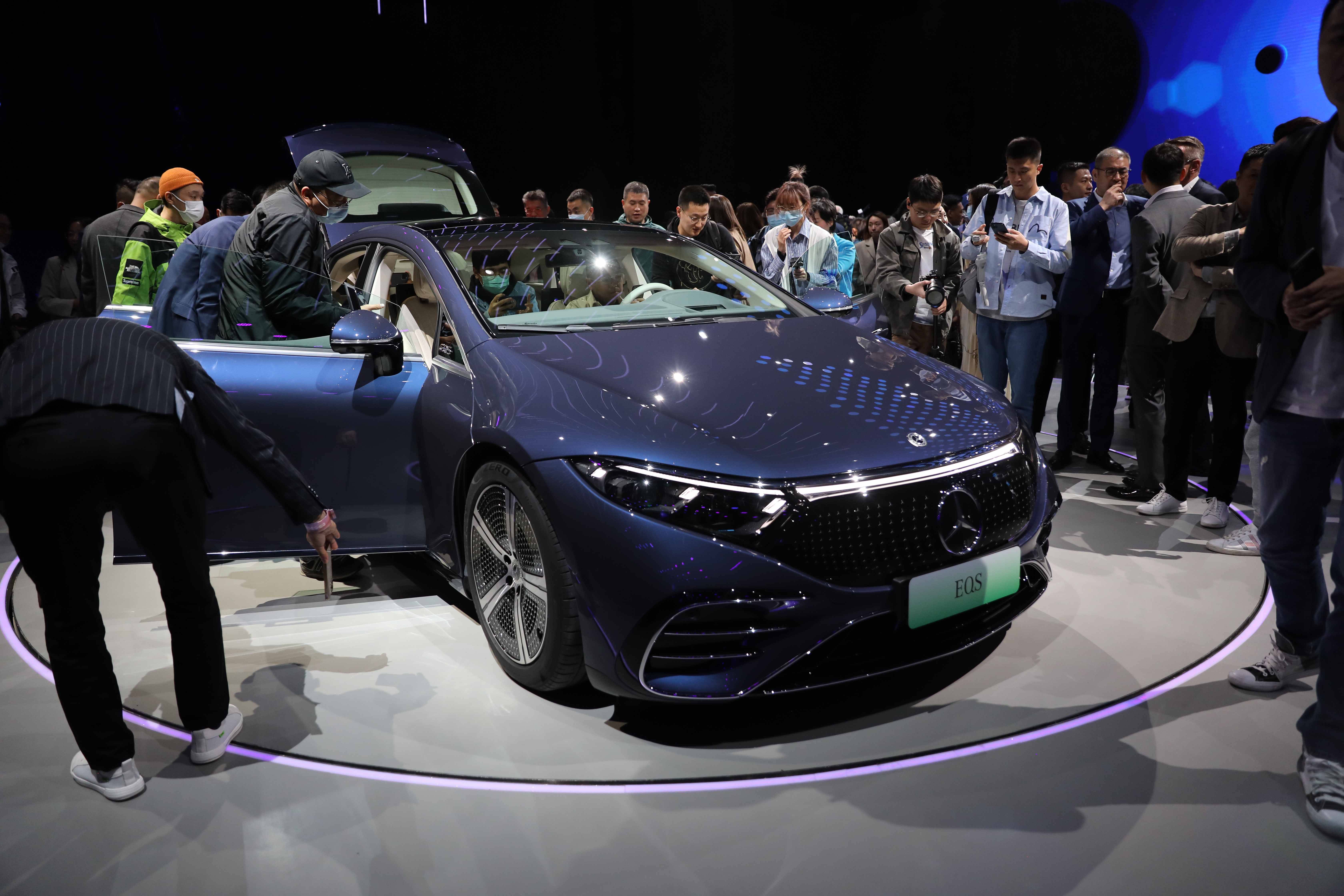 2021上海车展图解 | 汽车发明家的又一次革新之作 抢先实拍奔驰eqs