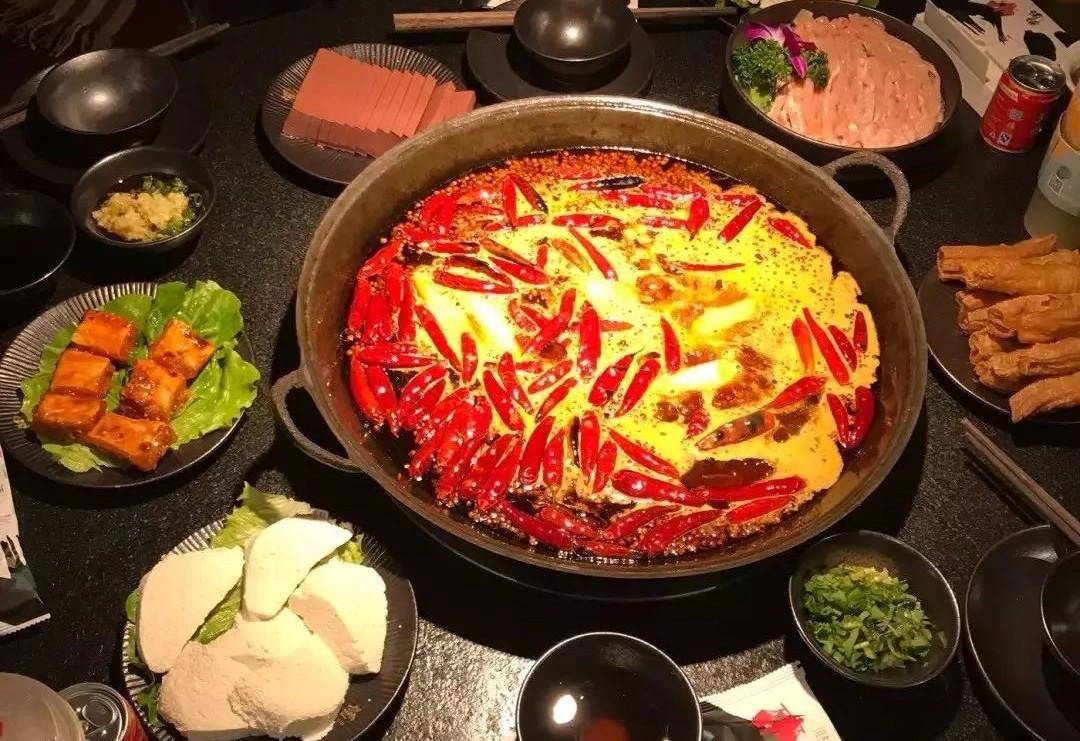 自己在家做火锅怎么炒料 ad9cbffff2b346bc8d27aa41dd0960a6.jpeg