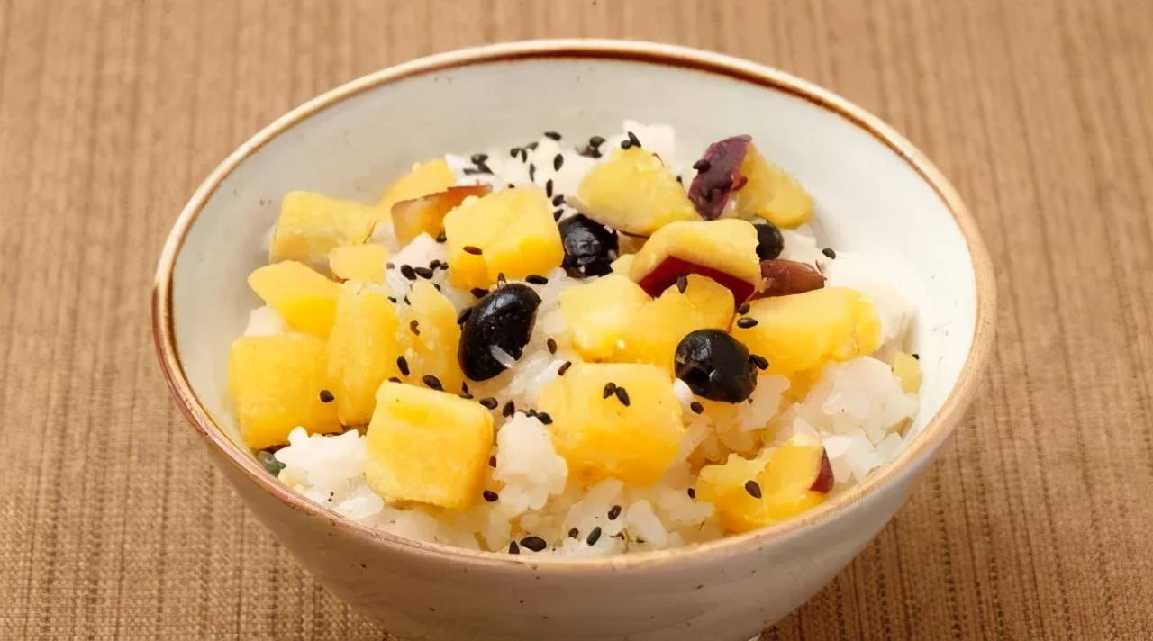 米饭加什么杂粮热量低 e788f2c65b574f878126a35c438c609d.jpeg