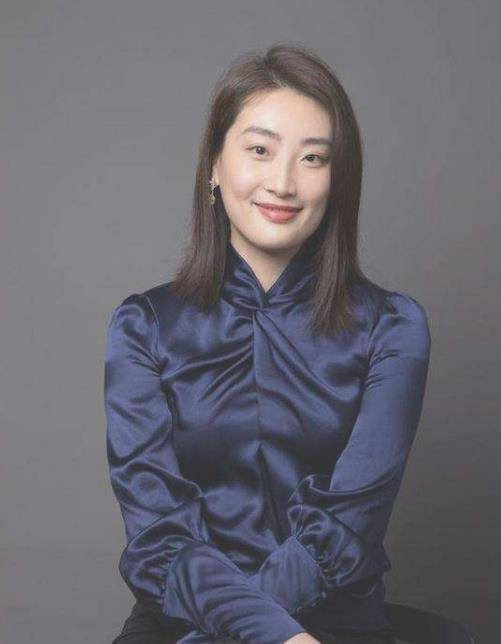 百亿富婆宗馥莉今38岁没谈过恋爱父亲公开征婚男四肢健全