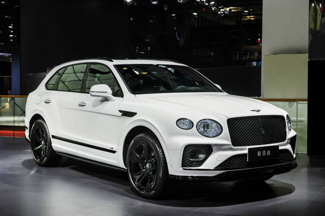 宾利新添越插电混动版亮相2021上海车展