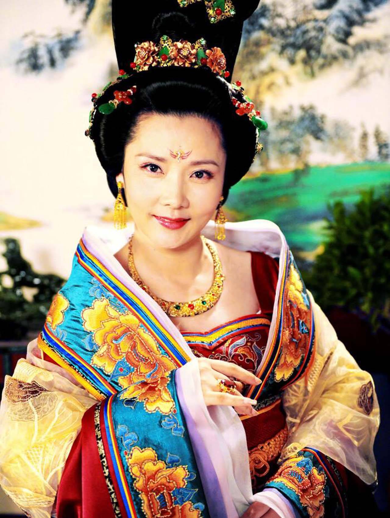 的生母赵丽妃病故时,也早就失宠,当时,李隆基最宠爱的妃子是武惠妃