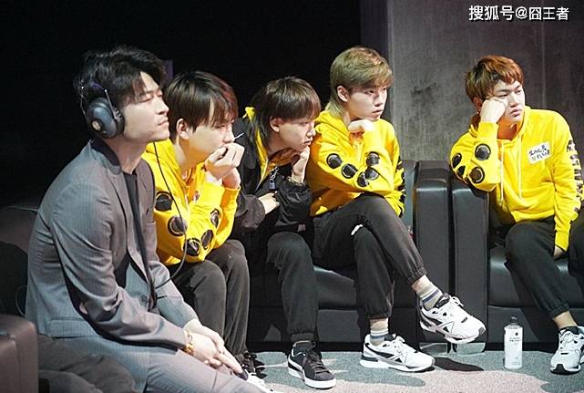 Fly什么意思 aedc1b38f8684f0c89ffacbb2c1de0ec.jpeg