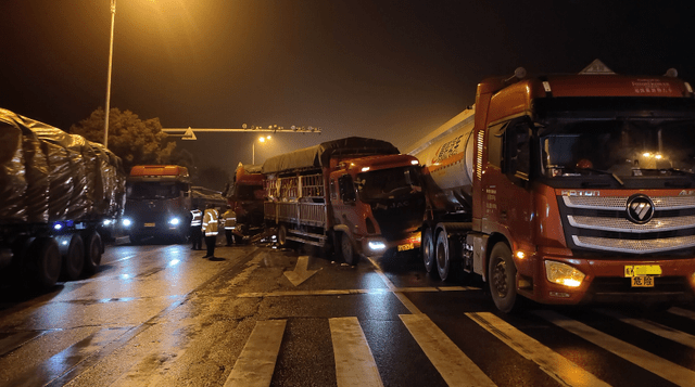 还有这辆小轿车_颍东区