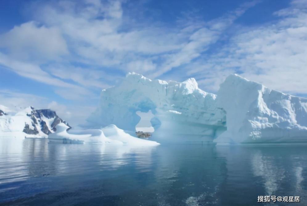 南极冰川解冻,3米巨虫现世"吞噬"海豹,它什么来头?