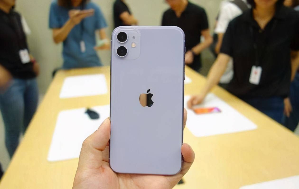 苹果11有必要换find x3吗?同为4k档旗舰,这些差距不得不知_屏幕