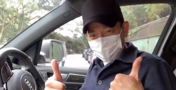 刘德华晒自驾游视频自拍眼角鱼尾纹明显全程没被游客发现