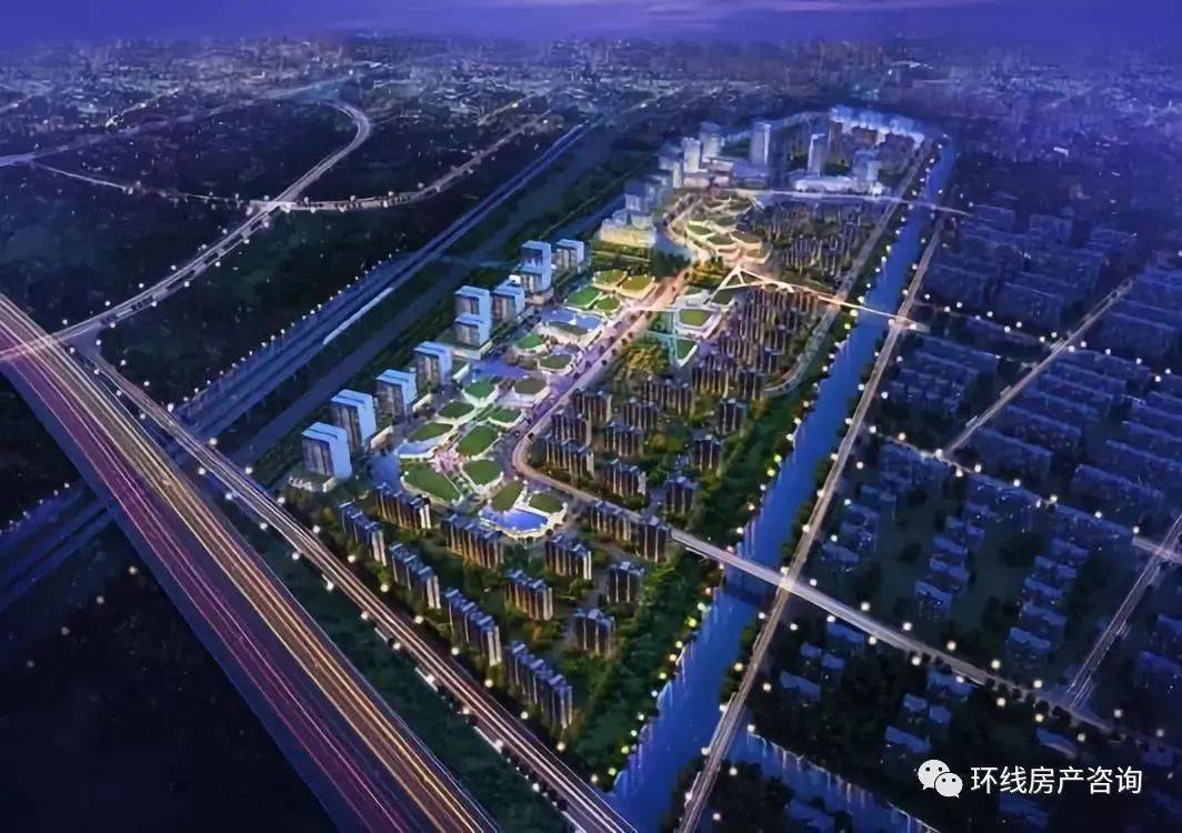 地块里面还是存在民宅和村办企业不少,动迁道路漫长,规划的广告都已经