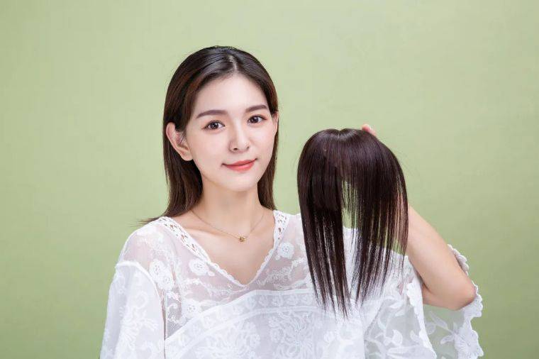 怎么遮白发小学生 f847f1afa6094761b200e25d19949eeb.jpeg