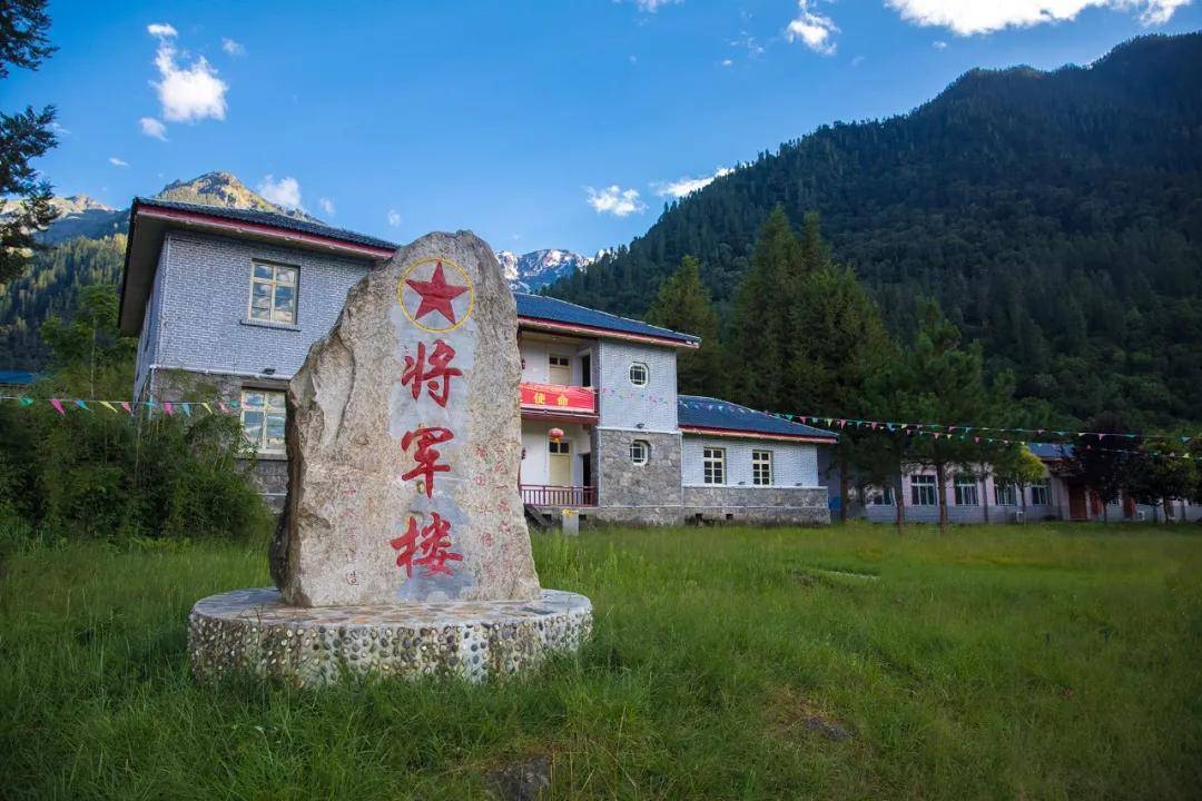 在易贡,红色旅游同样受到欢迎,位于易贡茶场内的将军楼便是易贡最受