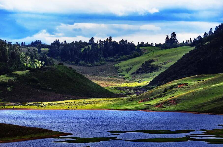 藏匿在凉山的大美湖泊——木里长海子