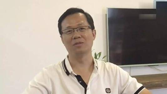 网传卓伟曝c位爱豆大瓜 创4 刘宇躺枪 自己辟谣否认 网友