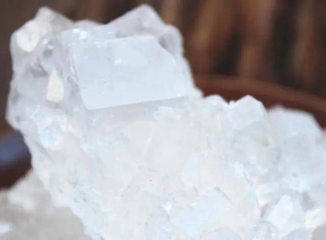 土冰糖是黄好还是白好 1e972c9fd6b64991b7b778244449acfb.jpeg