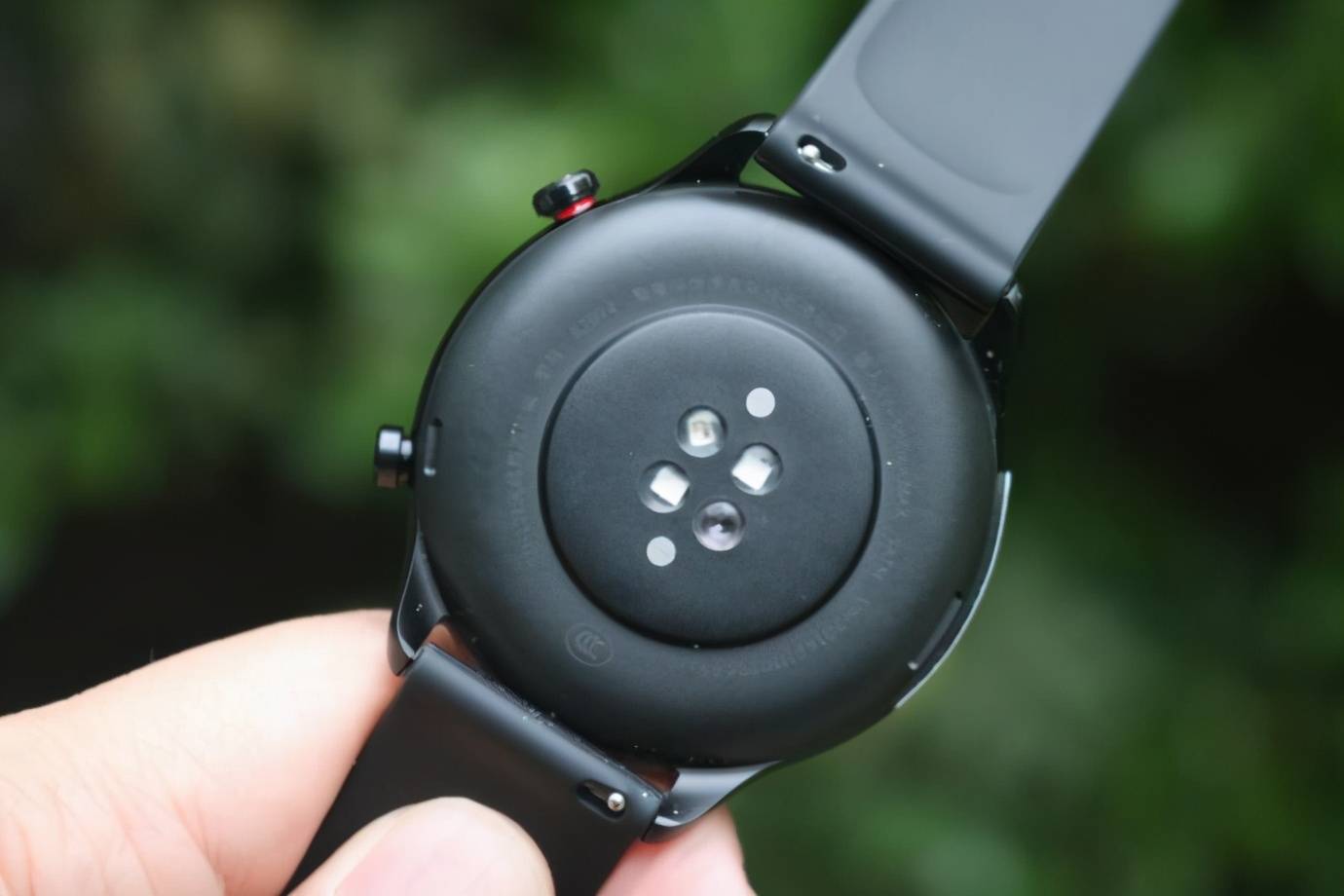 amazfit gtr 2 esim除了錶盤可以進行觸控操作之外