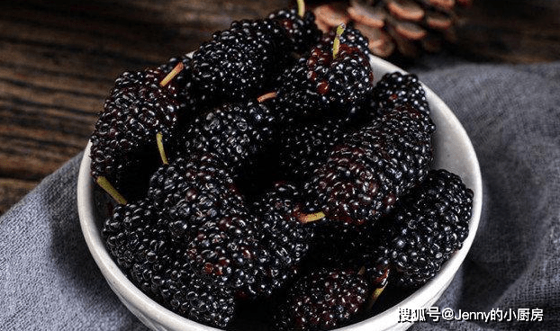 生桑葚怎么煮水喝 2f2b366b84b4441f9664ffd1a74f912a.png