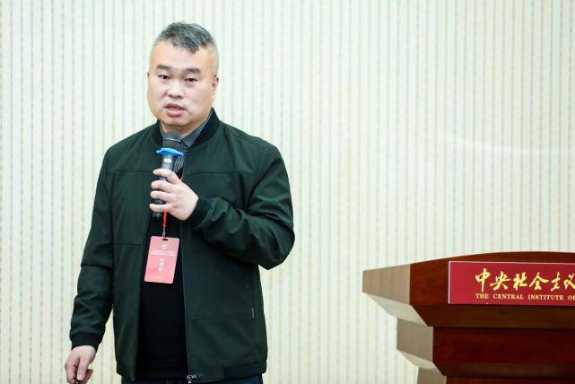 辽宁经济职业技术学院工艺美术学院院长张越:立德树人 以人为本——为