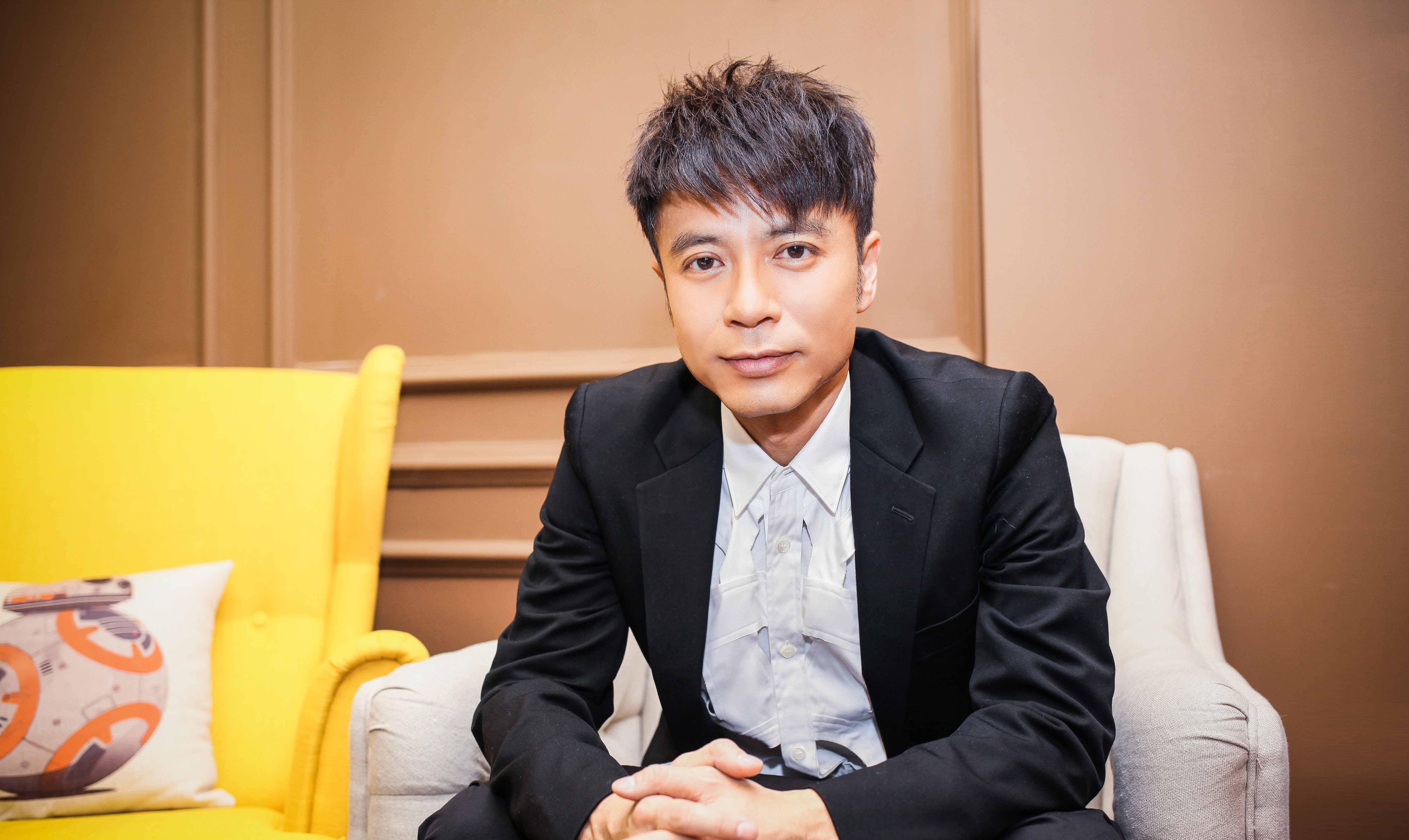 原创李克勤妻子近照46岁仍貌美如花结婚14年不爱下厨仍被宠成公主