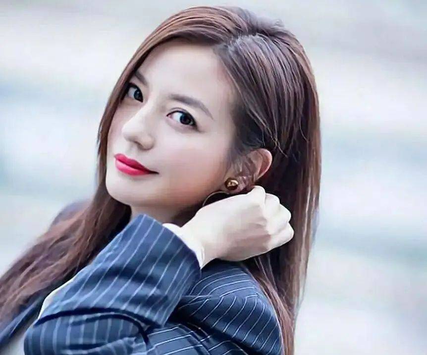 赵薇,又出事了?多家公司股权被冻结!