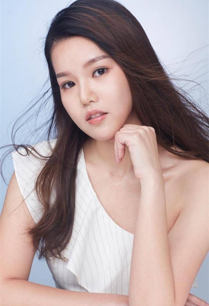 "韦小宝"自曝曾患乳癌,工程师女儿却放弃高薪,宣布进入娱乐圈_文雪儿