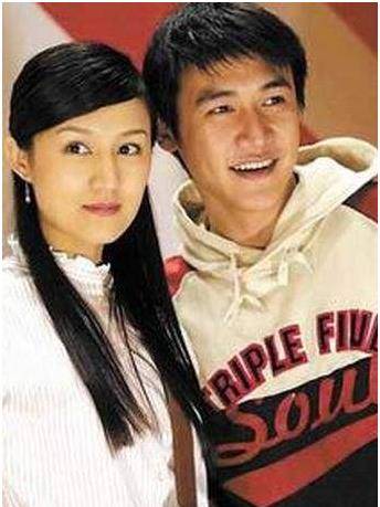 陆毅鲍蕾一家四口照片大全 f7979bf0c0df488ebde48f9caec49bb7.jpeg