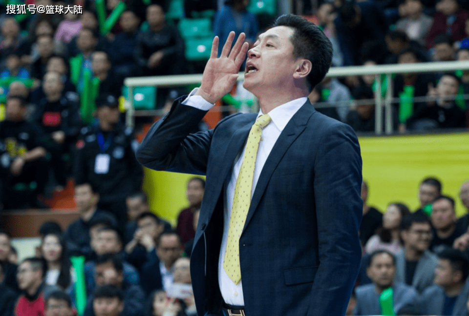 曝李春江正式加盟上海男篮!带队冲击季后赛_球员