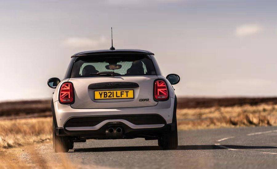 minicoopers三门版中期改款车型实测抓住最后享受mini的机会