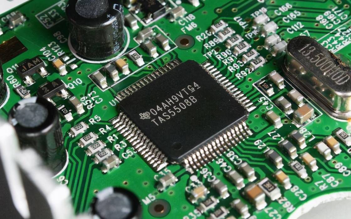 是能够满足点胶效果的,全自动点胶机也可以应用到电路板点胶,fpc柔性