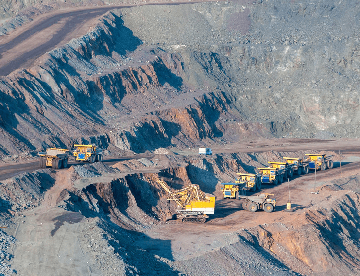 非煤矿开采据了解,我国非煤矿山企业规模化和机械化水平得到了大幅度