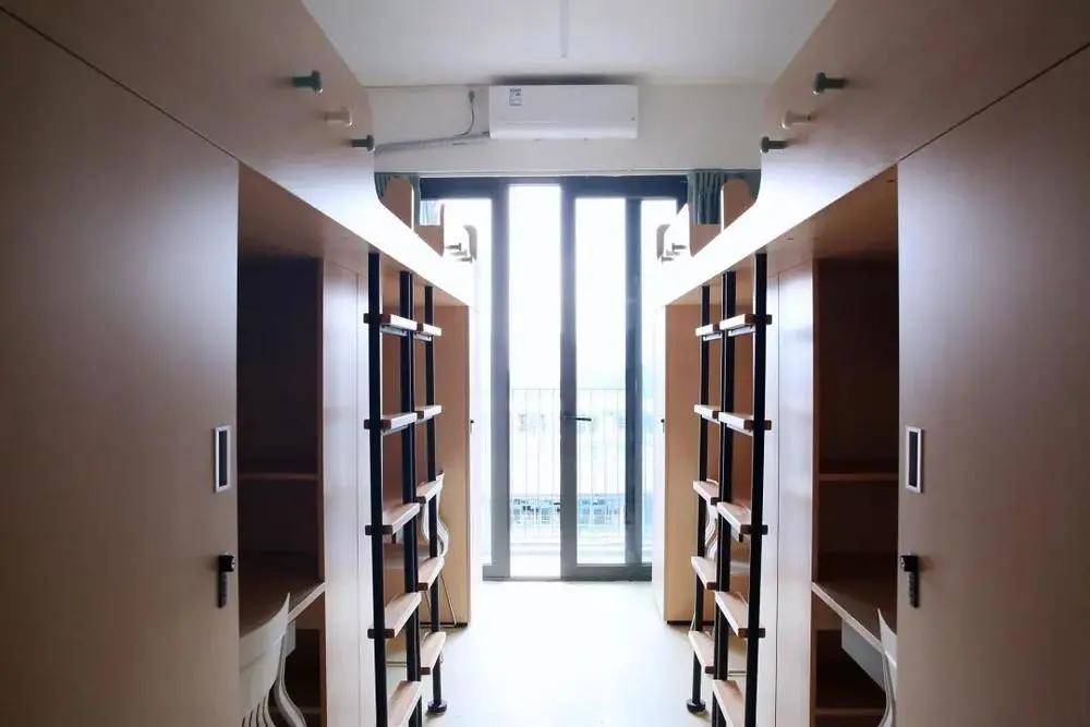 深圳国际交流学院