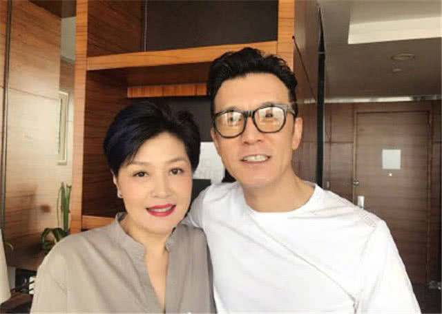 原创法图麦长期被网暴，默默点赞母亲微博，哈文独自坚强惹人泪目