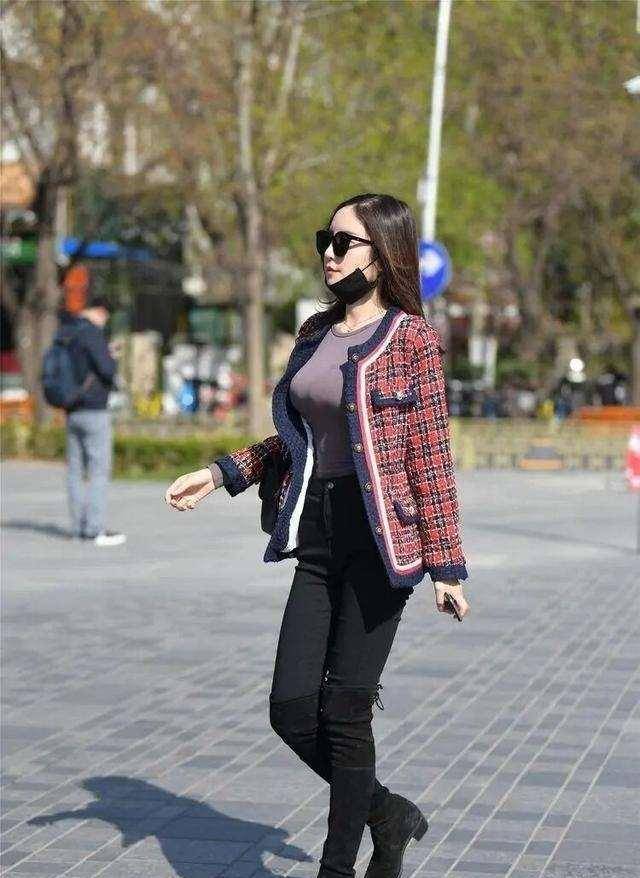 女生短裤搭配外套穿搭推荐 20abb84a3e444f68b8b0e6118a6969b1.jpeg
