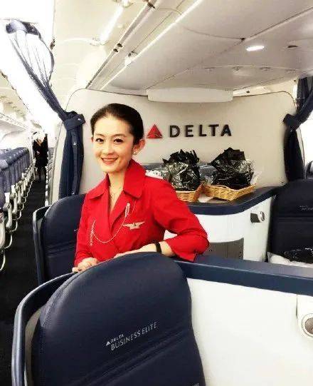 比尔盖茨仳离后,这位85后华人美男翻译被推上风口浪尖|翻译资讯-翻译