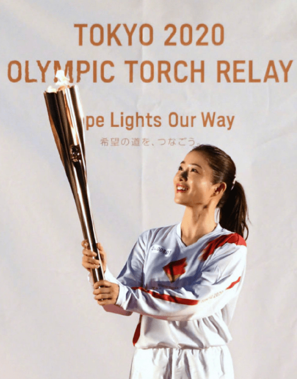 最近,石原里美老师作为东京奥运圣火传递大使在和平公园传递火炬,担任
