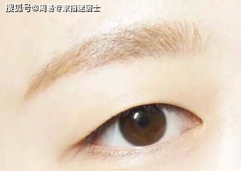 女人跟男人三角眼的面相运势详解