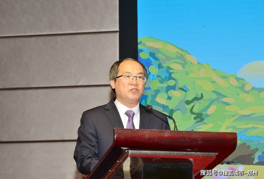 李哲表示,近几年来,济源按照"以工补农,以城带乡,聚焦精优,绿色发展"