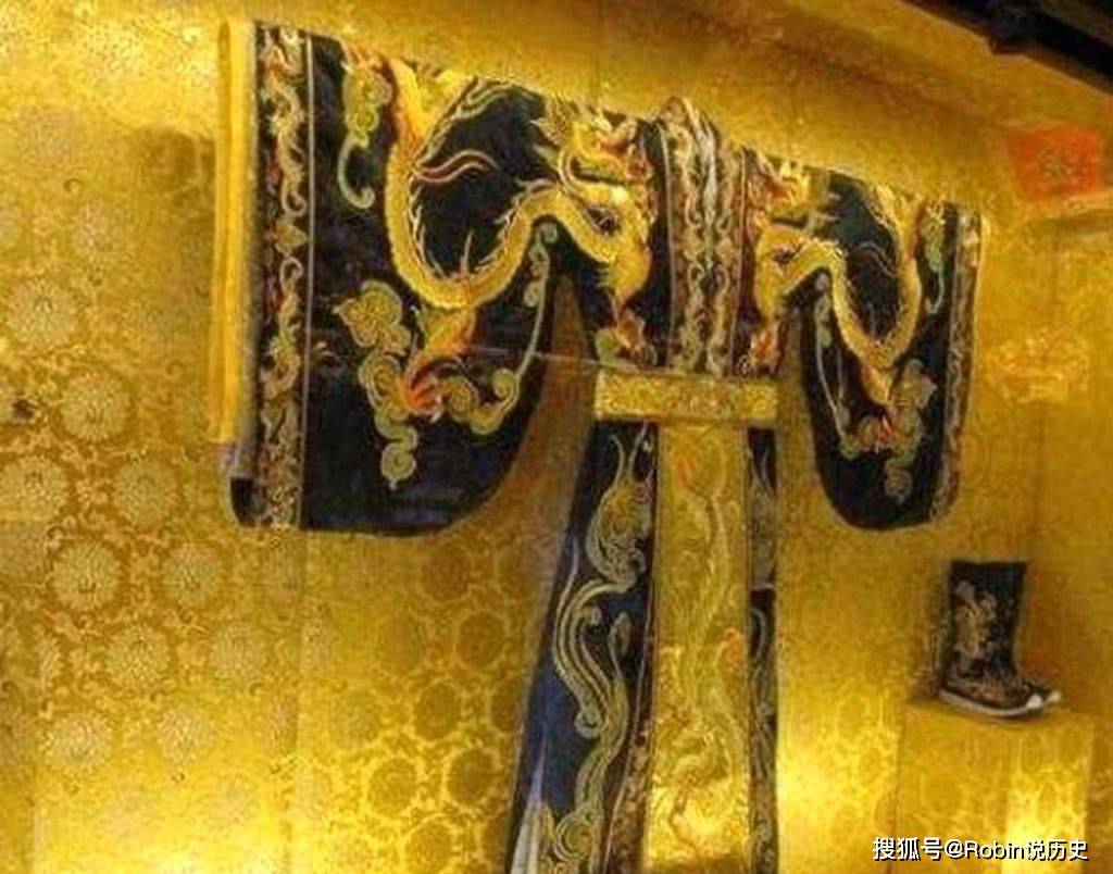 怎么画龙袍唐朝 4539d0ad928d4b7980fd79bff331f73b.jpeg