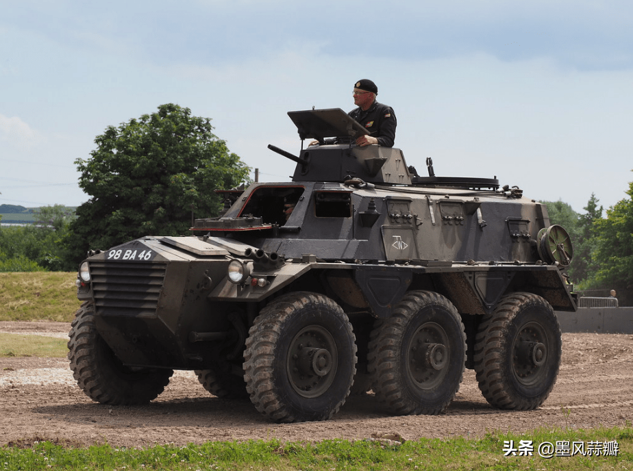 月英國陸軍就發佈了一項新的裝甲車研製計劃,用以替代二戰中裝備的aec