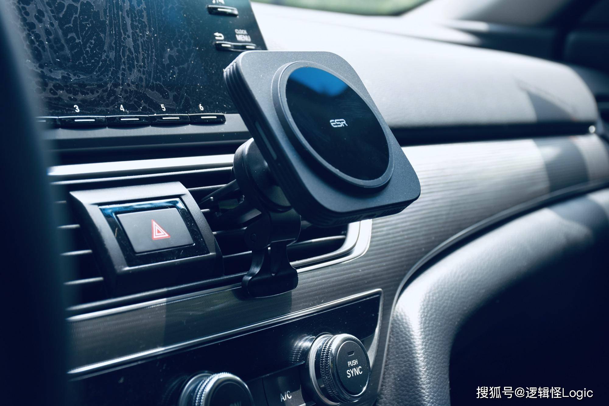 哪种车载手机支架不响 cfaee218678f4290a05666118851b3c0.jpeg