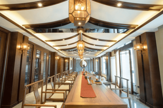 (图:东方六禾茶业品牌运营中心会客厅)陈乃雄先生继续说道:我们将东方