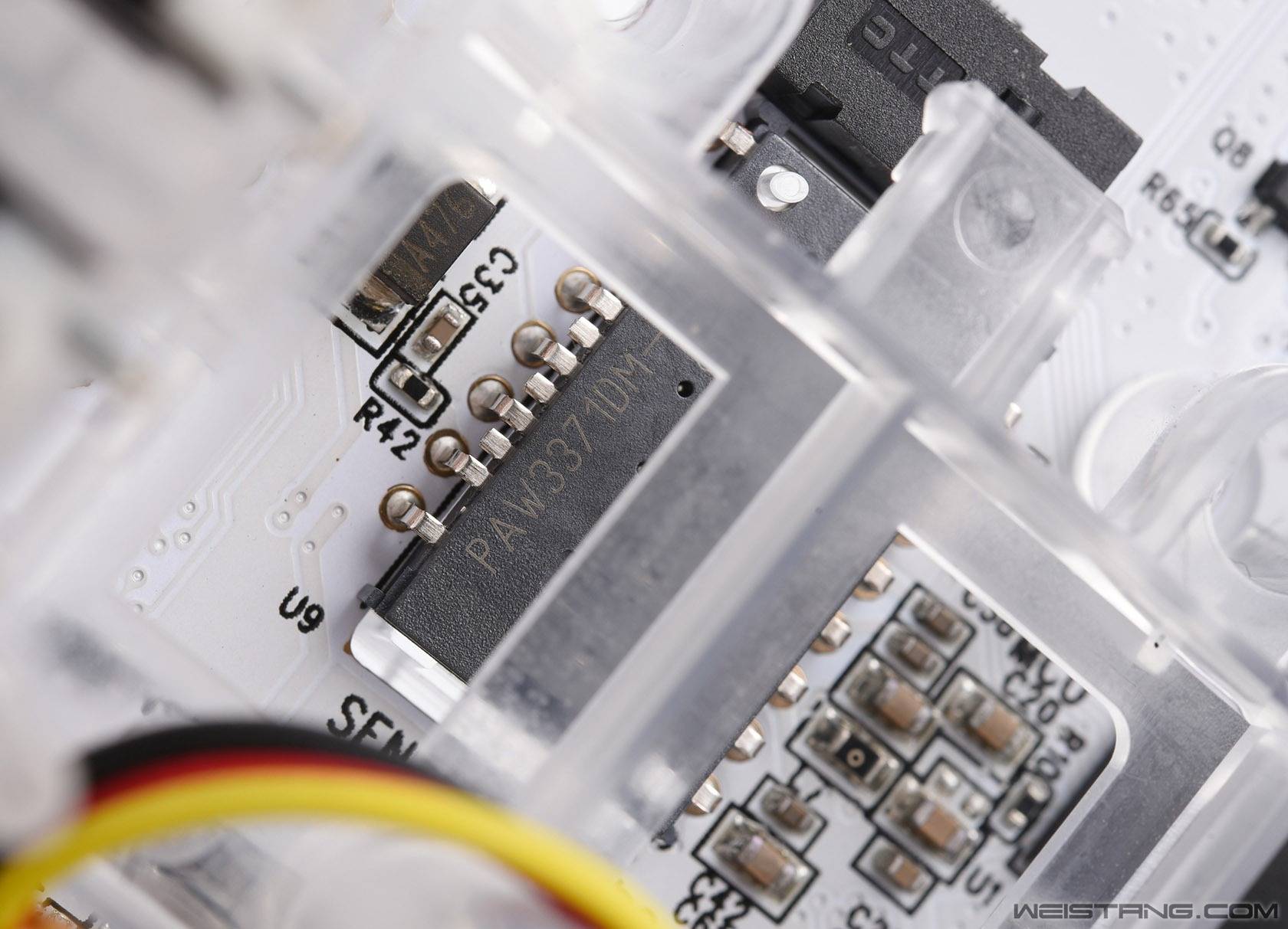 冰豹koneproair无线游戏鼠标评测