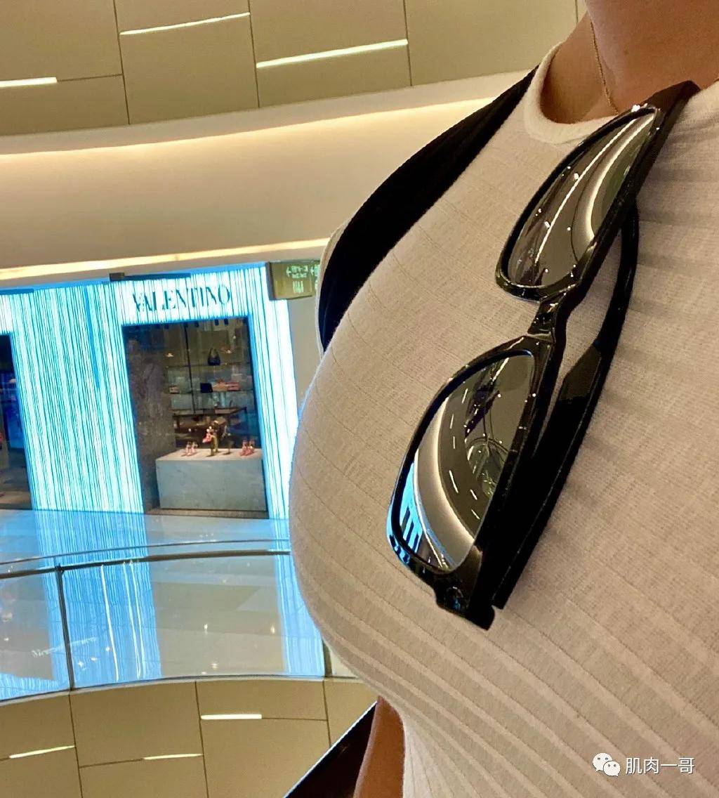 29岁上海大胸哥引发舔屏这胸肌是认真的吗