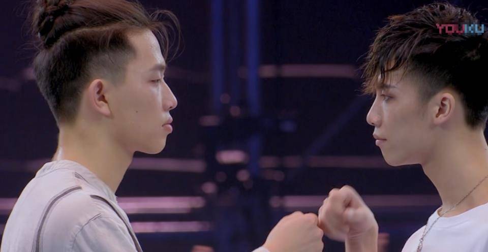 易烊千玺的父亲多大 a0b9be84cad74ce796f27dcb31b90729.jpeg