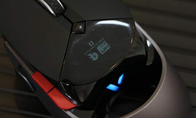 竞仔|雷柏VT960测评！超跑造型、有线无线双模连接、做最亮的电竞仔