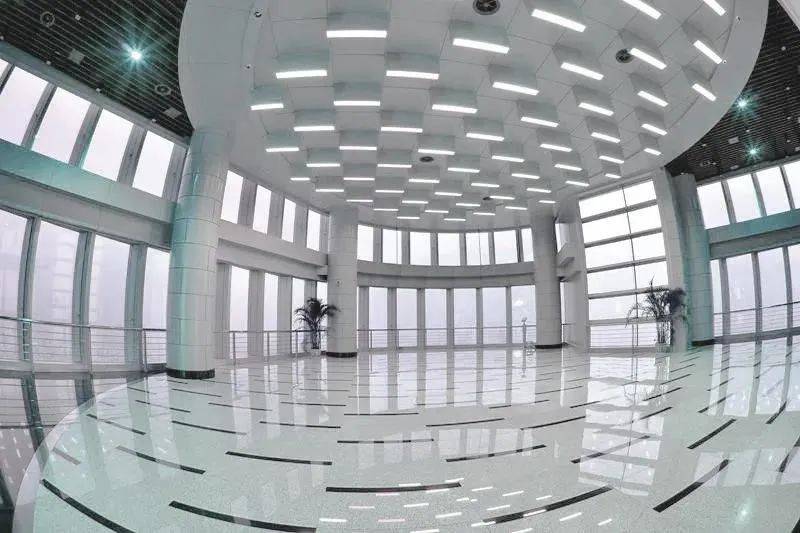 紫峰大厦观光层:7年了,还是难逃被卖的命运_商业