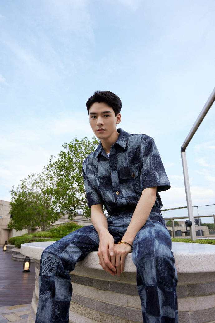 原创龚俊被曝退出中餐厅5姚安娜方强行炒cp引不满遭拒绝