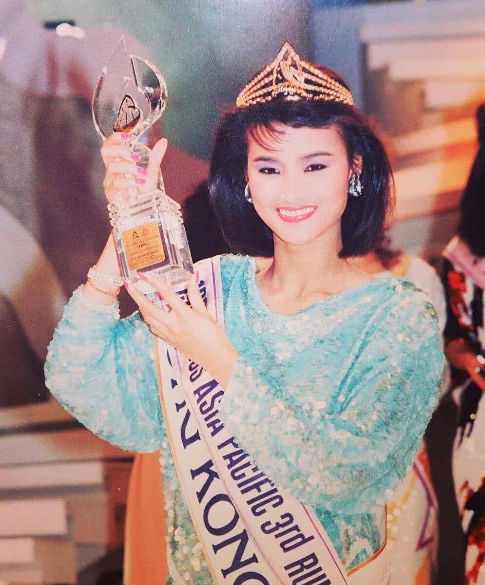 黎燕珊26岁女儿太优秀坚持做空姐无意入行爸爸刘永三度离婚