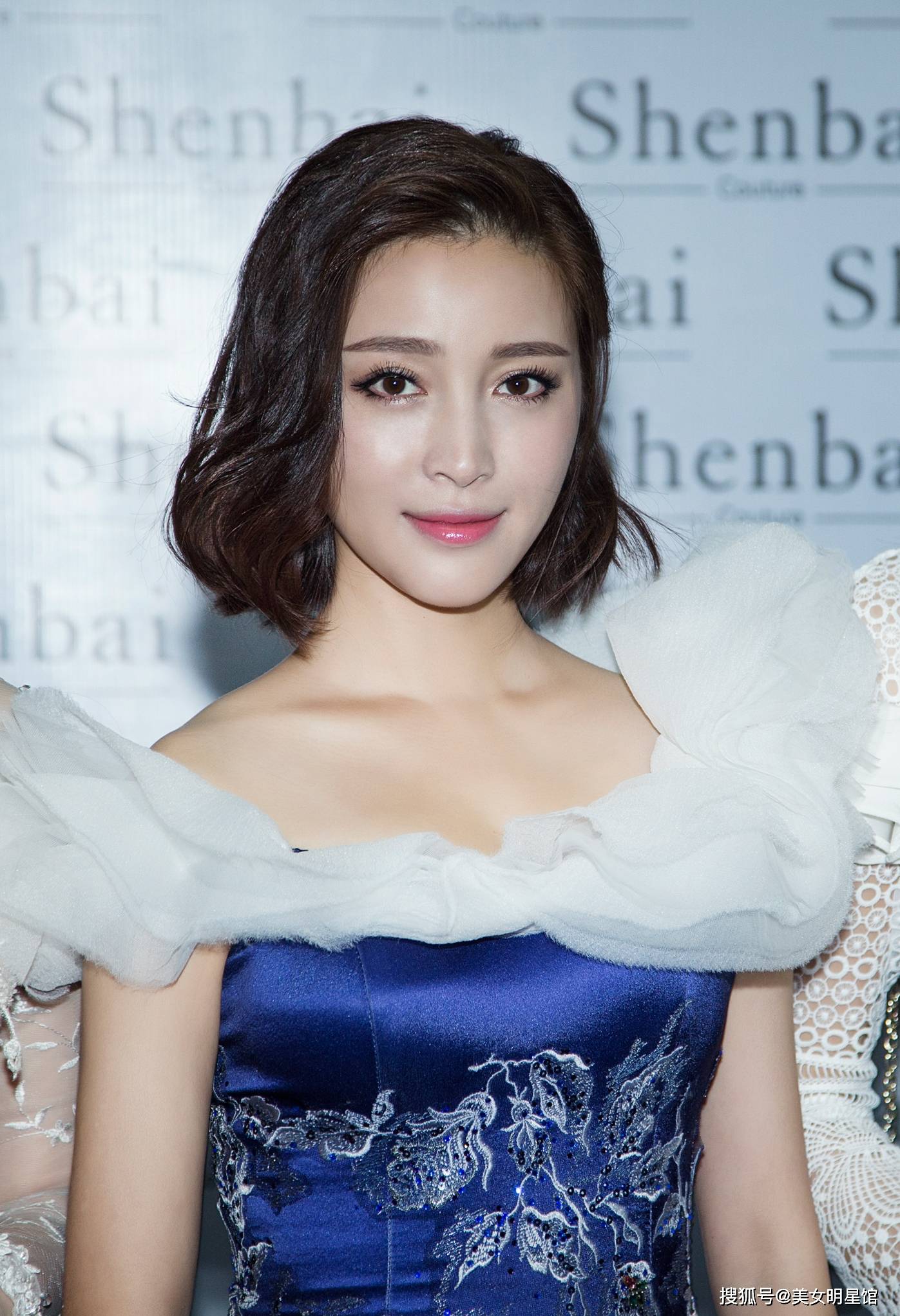 35岁甘婷婷,容颜惊艳身材有料,不愧是最美"潘金莲"_美女