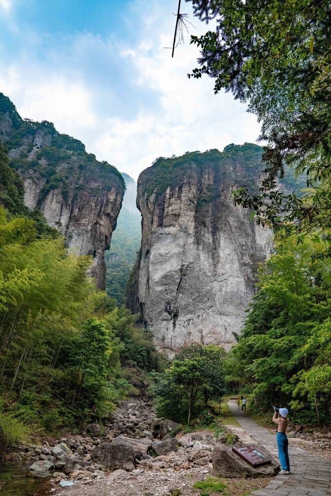 显胜门景区图片