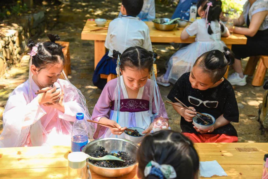 度假之感,又有古代曲水宴的缩影,可以满足游客体验临水宴饮等风雅之事