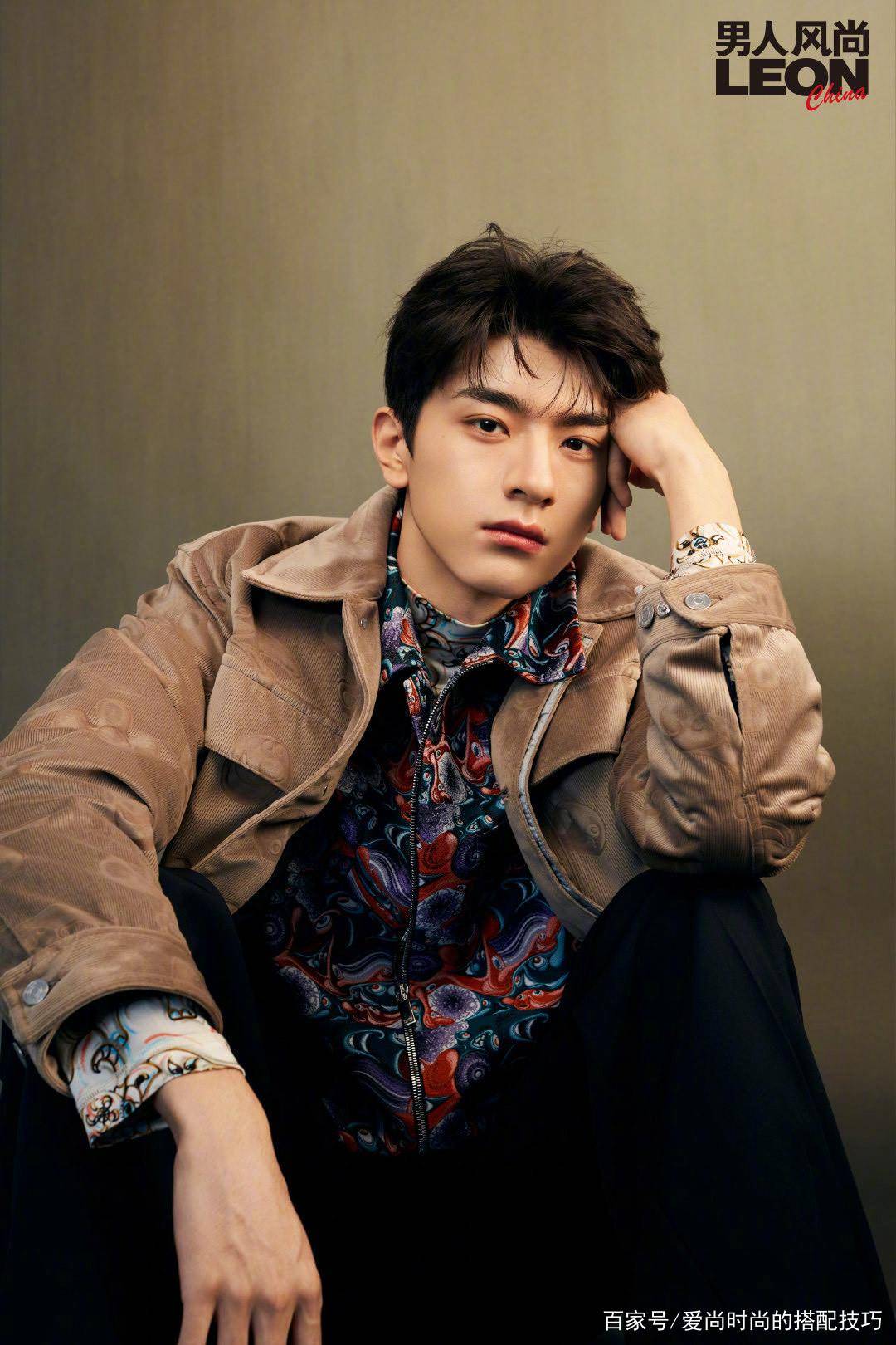 林一男人风尚leon五月刊封面不同风格的搭配俊朗的男孩